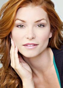 Heather Vandeven
as Bella