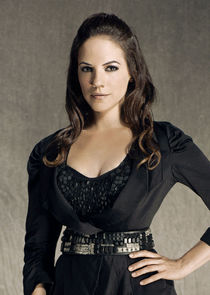 Anna Silk
as Bo Dennis