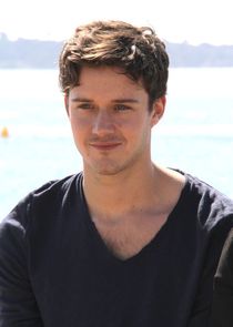 César Domboy
as Augustin Jordan