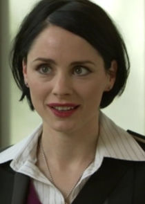 Laura Fraser
as Cat MacKenzie