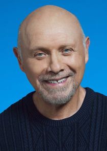 Hector Elizondo
as Edward 