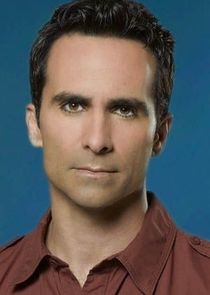 Néstor Carbonell
as Richard Alpert