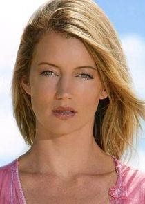 Cynthia Watros
as Libby Smith