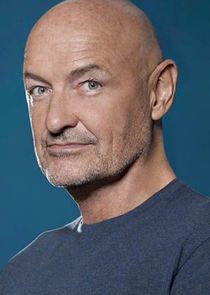 Terry O'Quinn
as John Locke