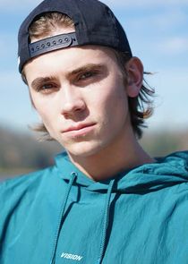 Felix Sandman
as Ash Wiles