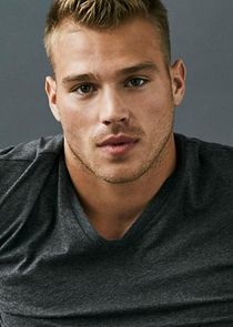 Matthew Noszka
as Jackson 