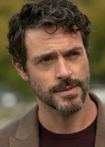 Brendan Hines
as Josh Bennett