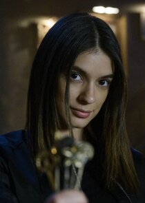 Laysla De Oliveira
as Dodge
