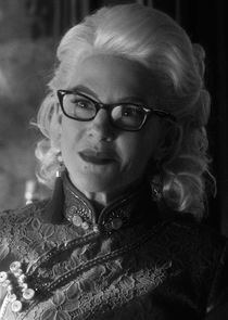 Rachael Harris
as Gertie