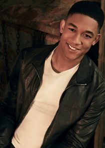 Peyton Alex Smith
as Rafael Waithe