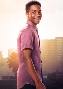 Dante Brown
as Roger Murtaugh, Jr.