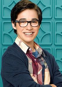 Joey Bragg
as Joey Rooney