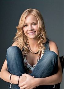 Britt Robertson
as Lux Cassidy