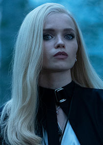 Abbey Lee
as Christina Braithwhite