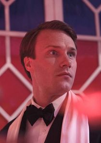 Hugh Skinner
as Hugo Cavendish Smythe