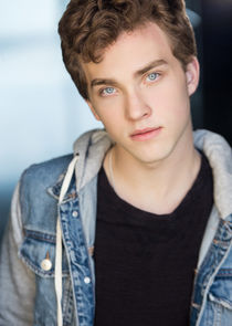 Jordan Elsass
as Trip Richardson