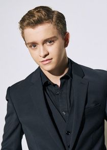 Gavin Lewis
as Moody Richardson