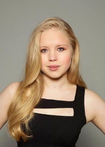 Sofia Vassilieva
as Lara Buterskaya
