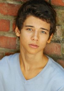 Uriah Shelton
as Longwell