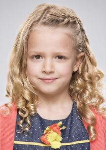 Giselle Eisenberg
as Sophia Hughes