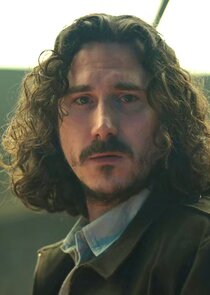 Billy Postlethwaite
as Hank