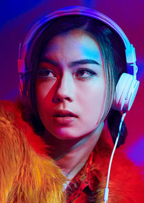 Lauren Tsai
as Jia-yi / Switch