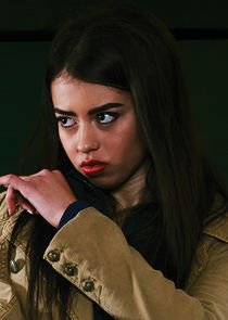 Amber Midthunder
as Kerry Loudermilk