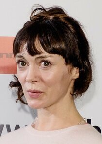 Fiona O'Shaughnessy
as Laera