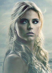 Riley Voelkel
as Renee Segna