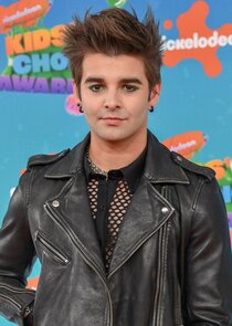 Jack Griffo
as Max Thunderman