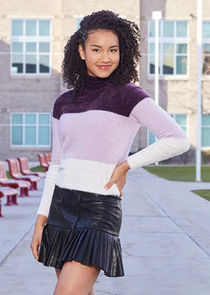 Sofia Wylie
as Gina Porter