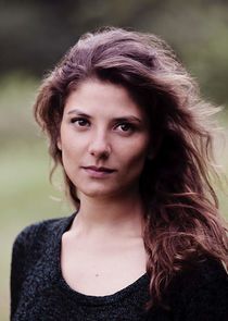 Zora Bishop
as Deevia Khan