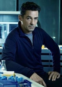 Billy Campbell
as Dr. Alan Farragut