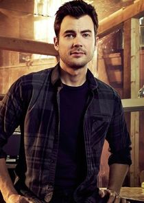 Matt Long
as Dr. Kyle Sommer
