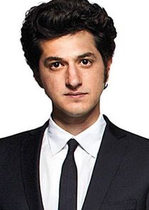 Ben Schwartz
as Clyde Oberholt
