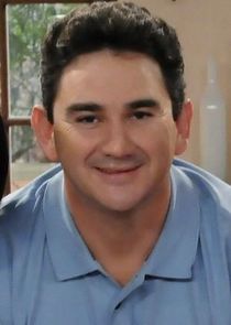 Valente Rodriguez
as Cesar