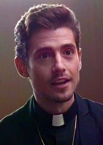 Julian Morris
as Reverend Paul Curtis
