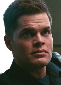 Wes Chatham
as Shane Caldwell
