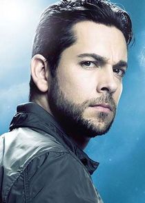 Zachary Levi
as Luke Collins