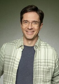 Topher Grace
as Tom Hayworth