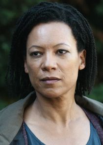 Nina Sosanya
as Elaine Parry