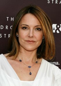 Christa Miller
as Liz