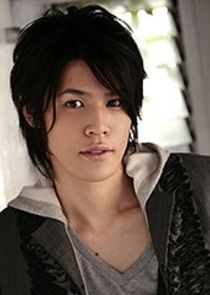 Mamoru Miyano
as Igou Hisashi