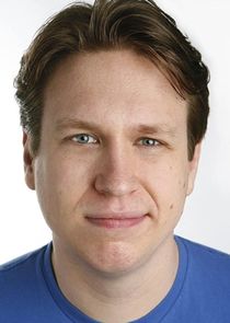 Pete Holmes
as Tom Smallwood