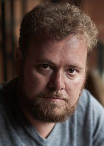 Gary Shelford
as Anthony Riordan