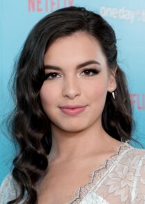 Isabella Gomez
as Alicia Gomez