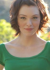 Kaitlyn Black
as Annabeth Nass