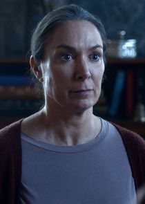 Elizabeth Marvel
as Victoria Helstrom