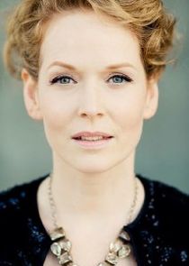 Chelah Horsdal
as Maggie Palmer