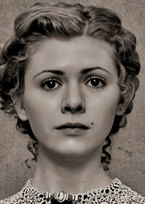 Kasha Kropinski
as Ruth